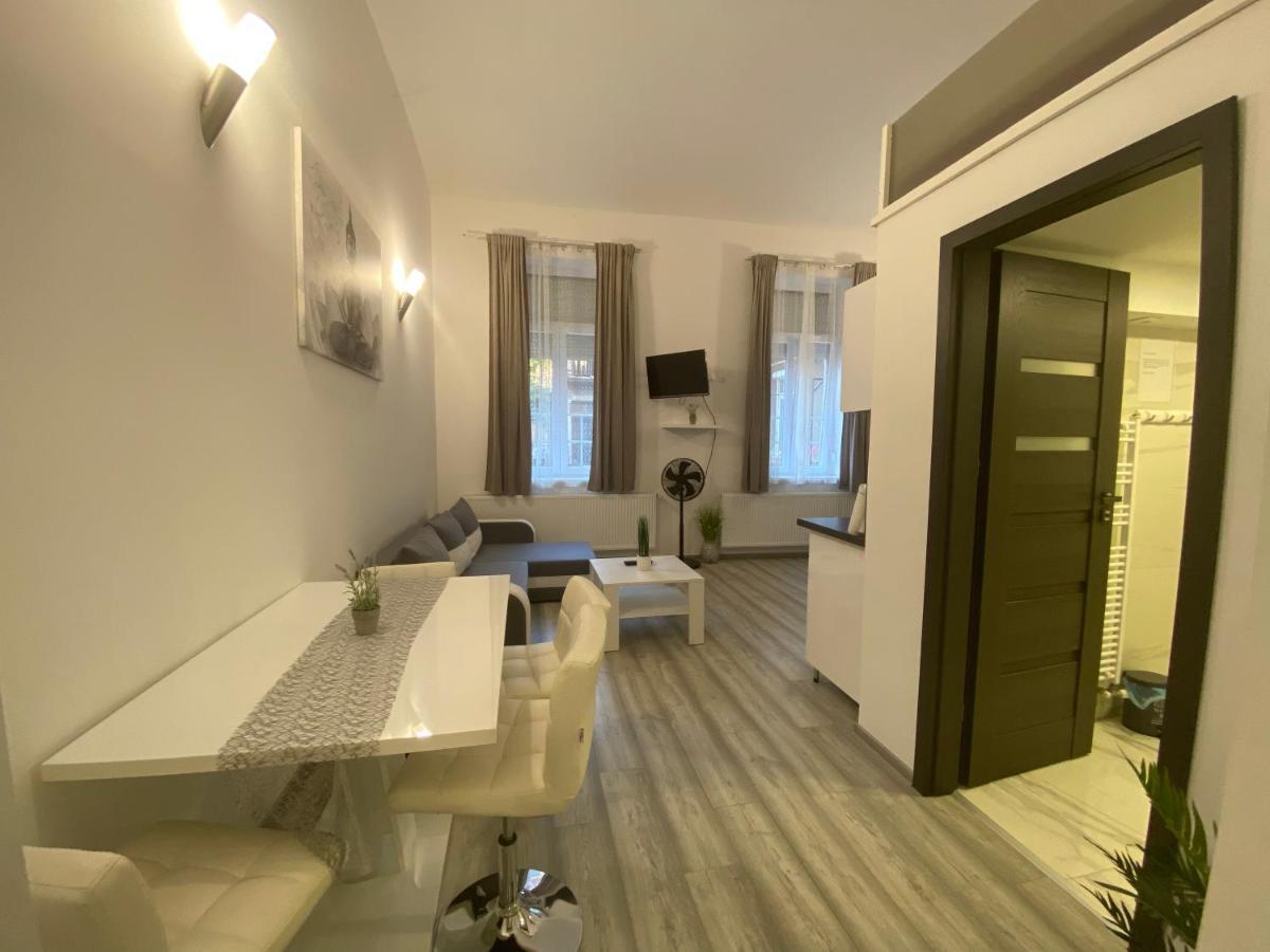 Belvarosi Apartman 3 Miskolc Exterior photo